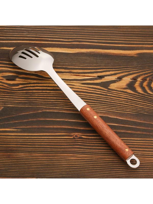 Ложка-шумовка сервировчная с деревянной ручкой 35 см, черпало 10х7 см