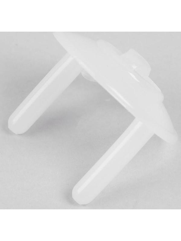 Заглушка в розетку от детей с ключом 