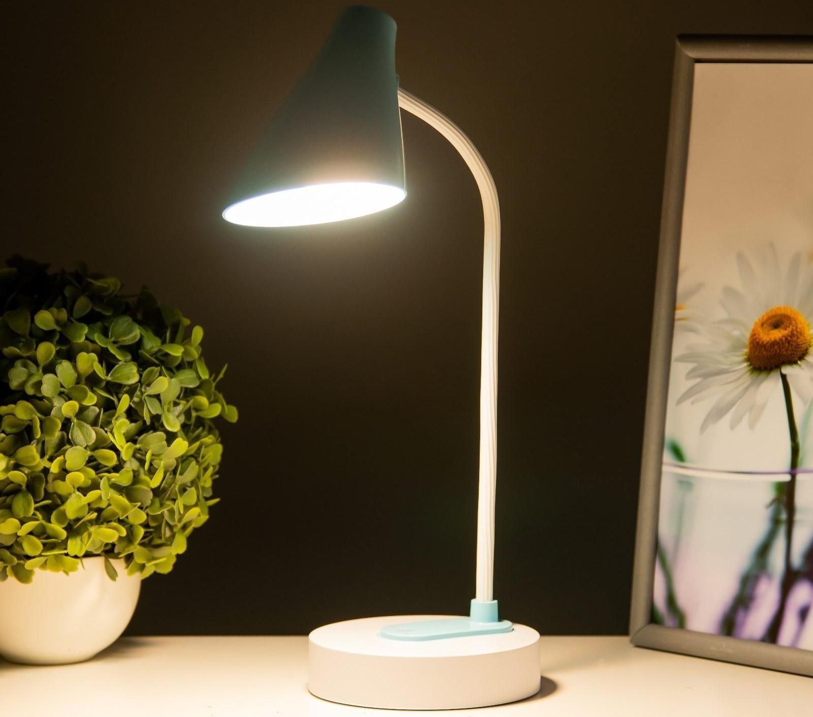 Настольная лампа сенсорная 