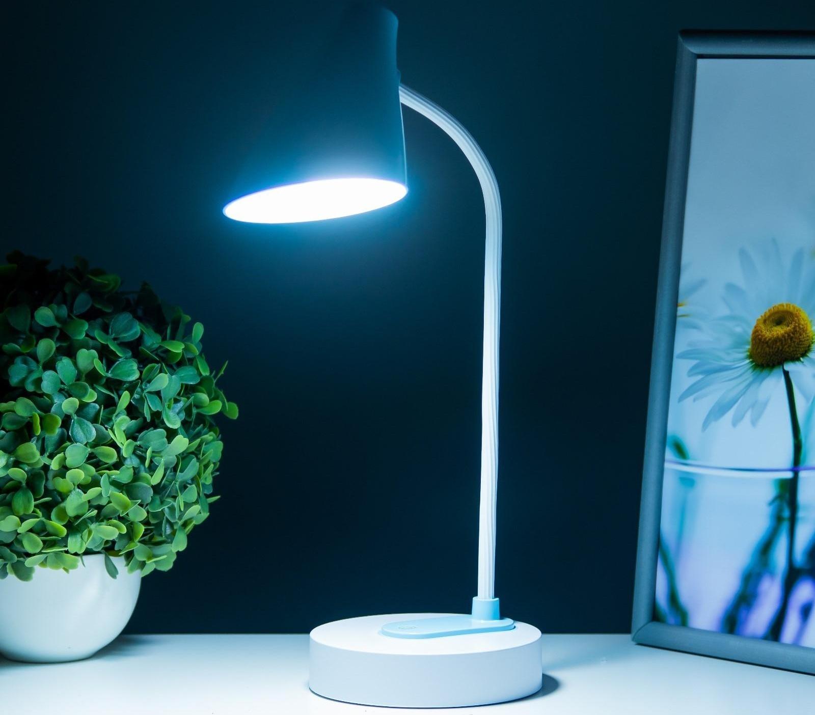 Настольная лампа сенсорная 