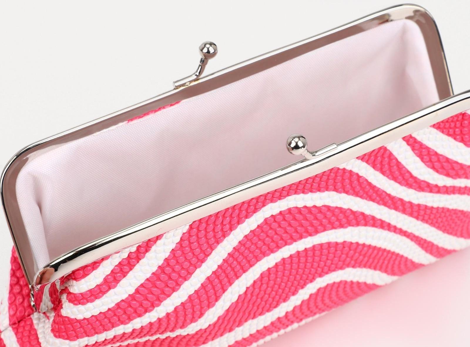 Косметичка на фермуаре, цвет розовый