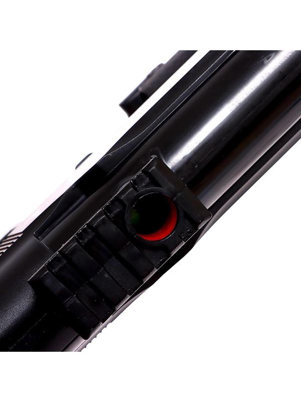 Пистолет «Беретта», стреляет гелевыми пулями, работает от аккумулятора