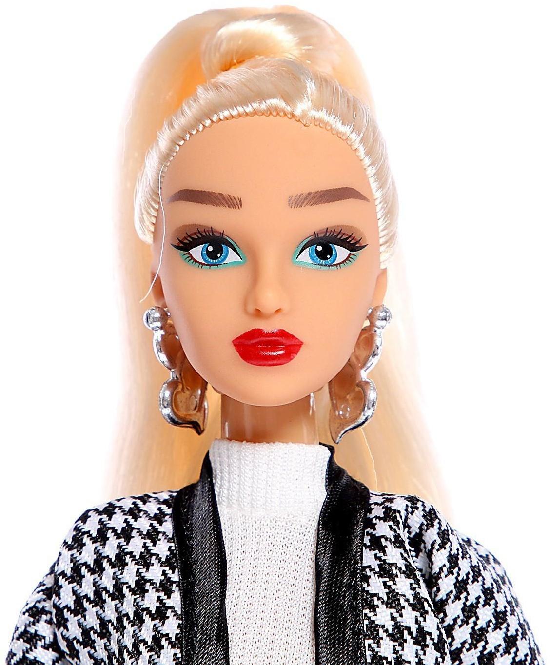 Кукла-модель с комплектом одежды «Ксения. Студия моды», шарнирная