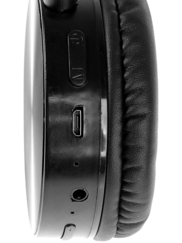 Наушники Defender FreeMotion B555, накладные, микрофон, управление, microSD, 150 мАч, черные