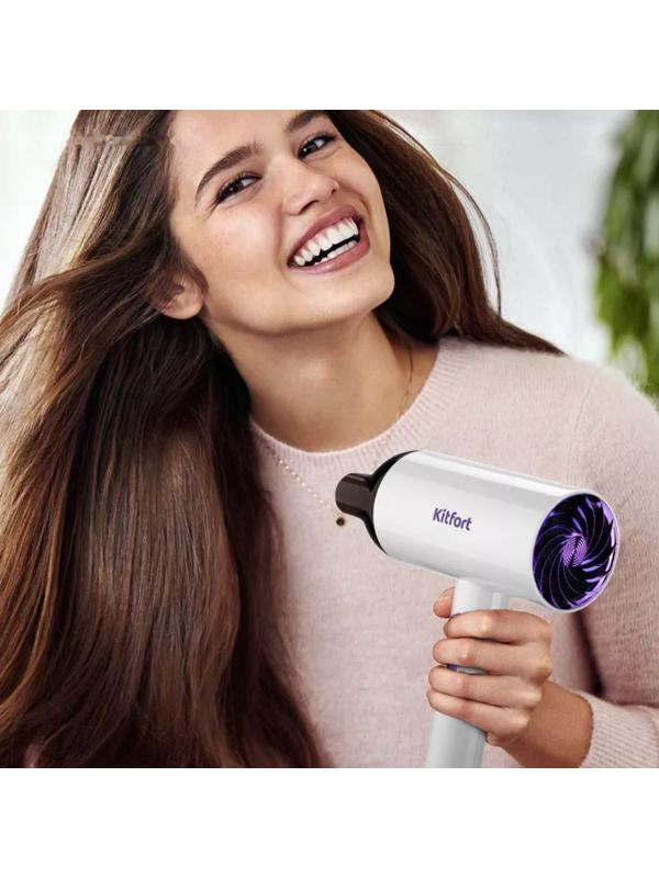 Фен Kitfort КТ-3201, 1800-2000 Вт, 3 скорости, концентратор, штур 1.8 м