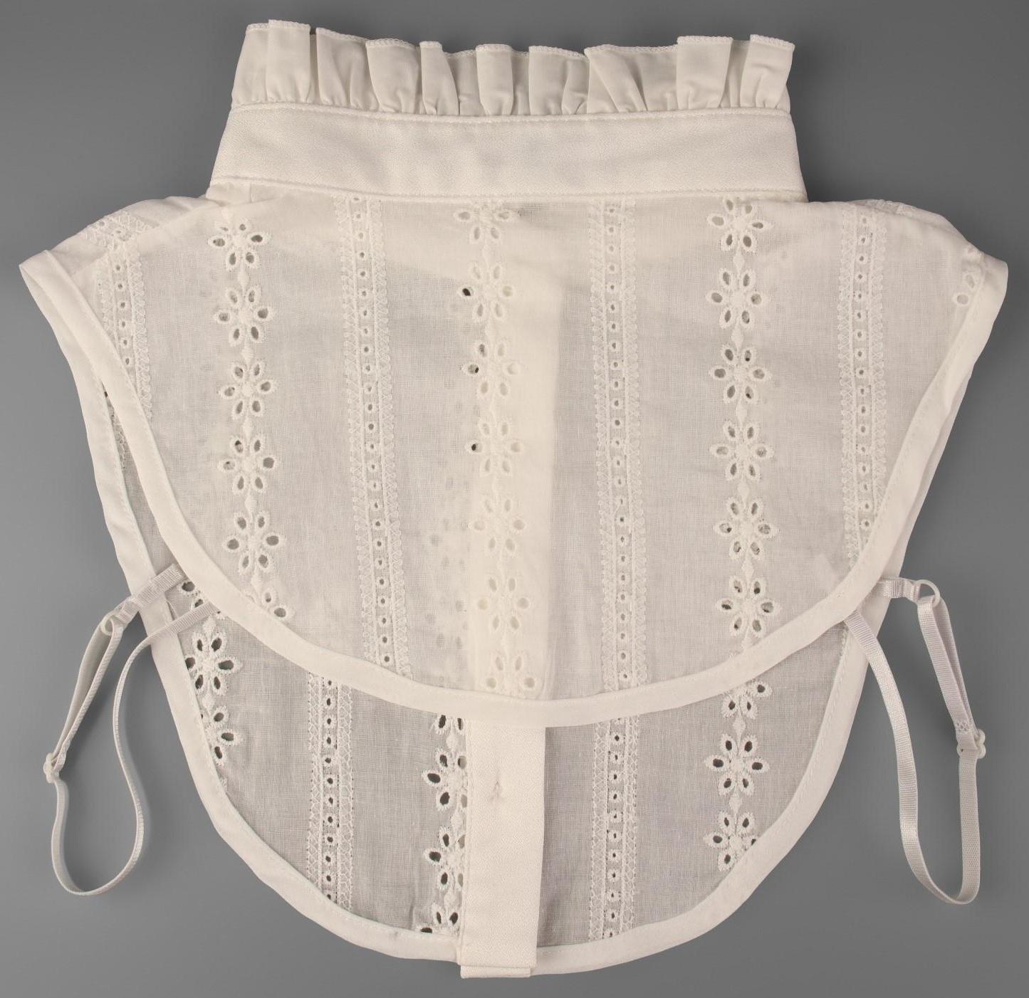 Воротник ложный стойка, ажурный, диаметр горловины = 46 см, 33 × 25,5 см, цвет айвори