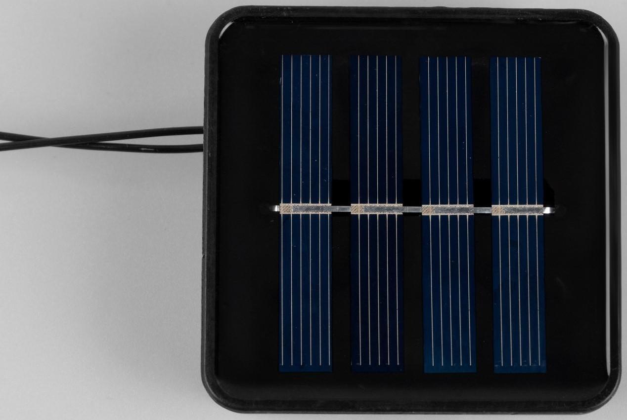 Гирлянда «Нить» 2.7 м с насадками «Белые шары», IP44, тёмная нить, 10 LED, свечение тёплое белое, 8 режимов, солнечная батарея