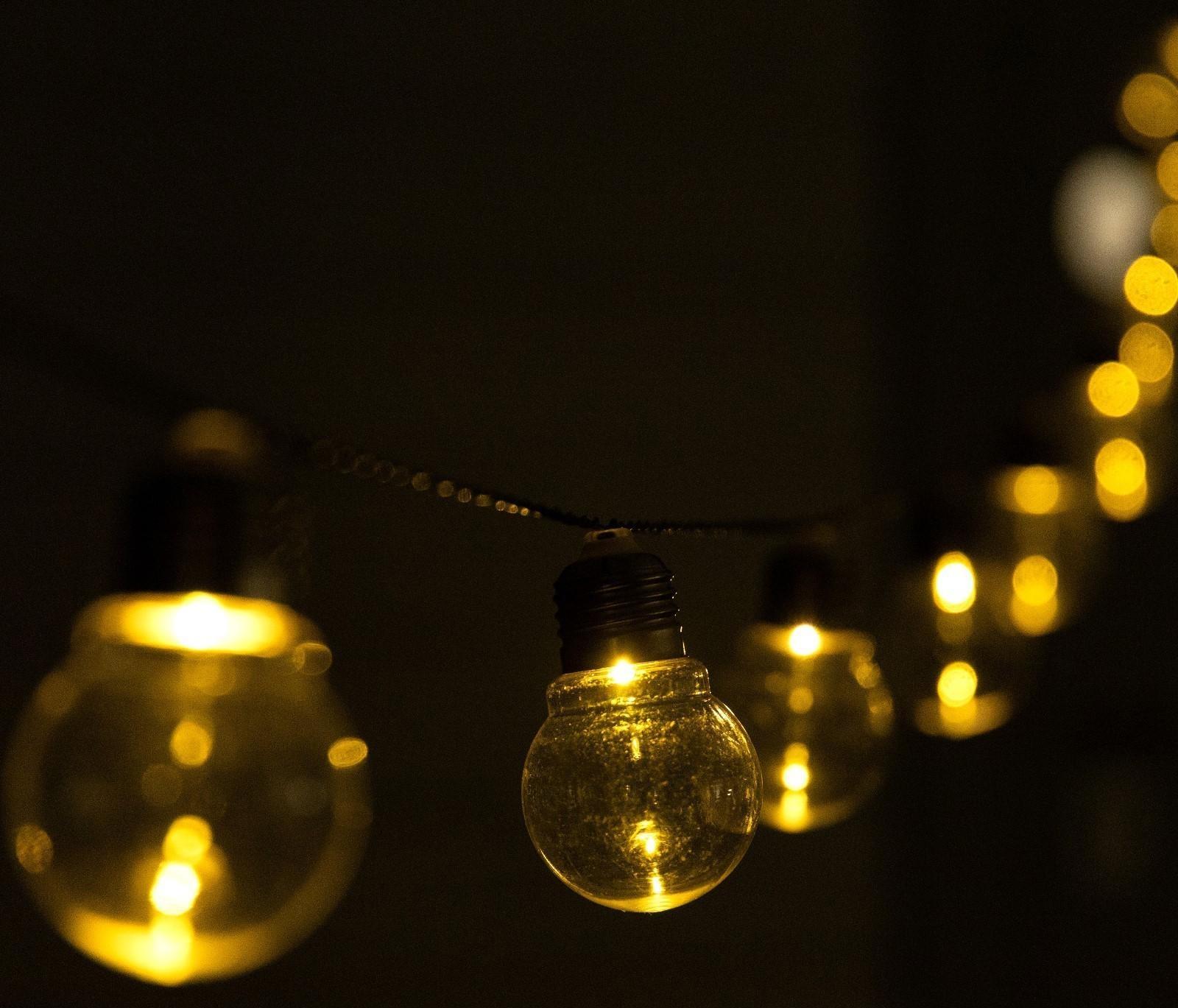 Гирлянда «Нить» 2.7 м с насадками «Лампы», IP44, тёмная нить, 10 LED, свечение тёплое белое, 8 режимов, солнечная батарея