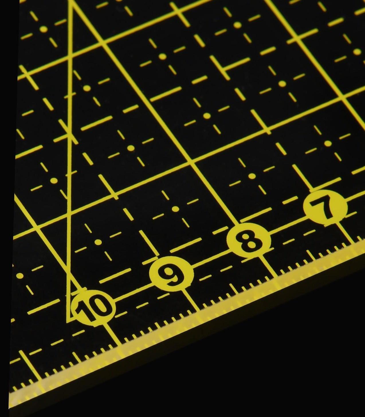 Линейка для квилтинга и пэчворка, 20 × 23 × 0,3 см, цвет прозрачный/жёлтый