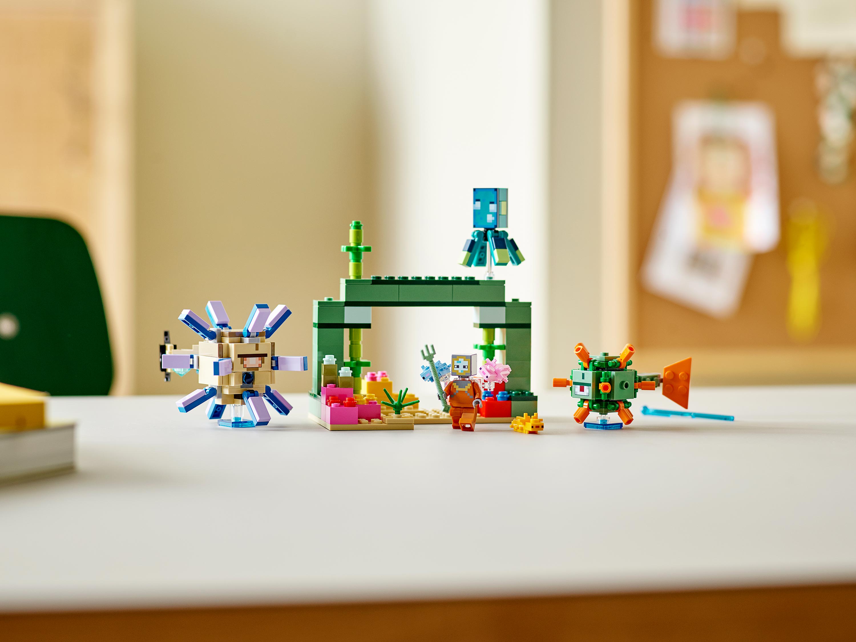 Конструктор «Битва со стражем» 1079 (Minecraft 21180) / 255 деталей