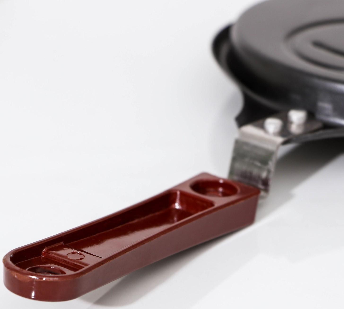 Сковорода Доляна «Улыбка», d=12 см, пластиковая ручка, антипригарное покрытие, цвет чёрный