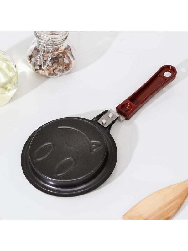 Сковорода Доляна «Улыбка», d=12 см, пластиковая ручка, антипригарное покрытие, цвет чёрный