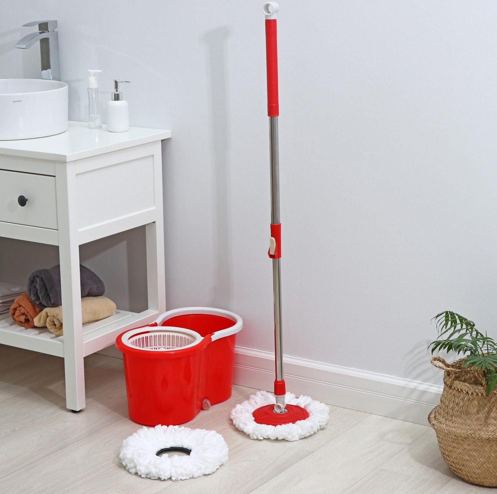 Швабра с отжимом и ведро на колёсиках с пластиковой центрифугой Доляна, 14 л, швабра, запасная насадка из микрофибры, цвет МИКС