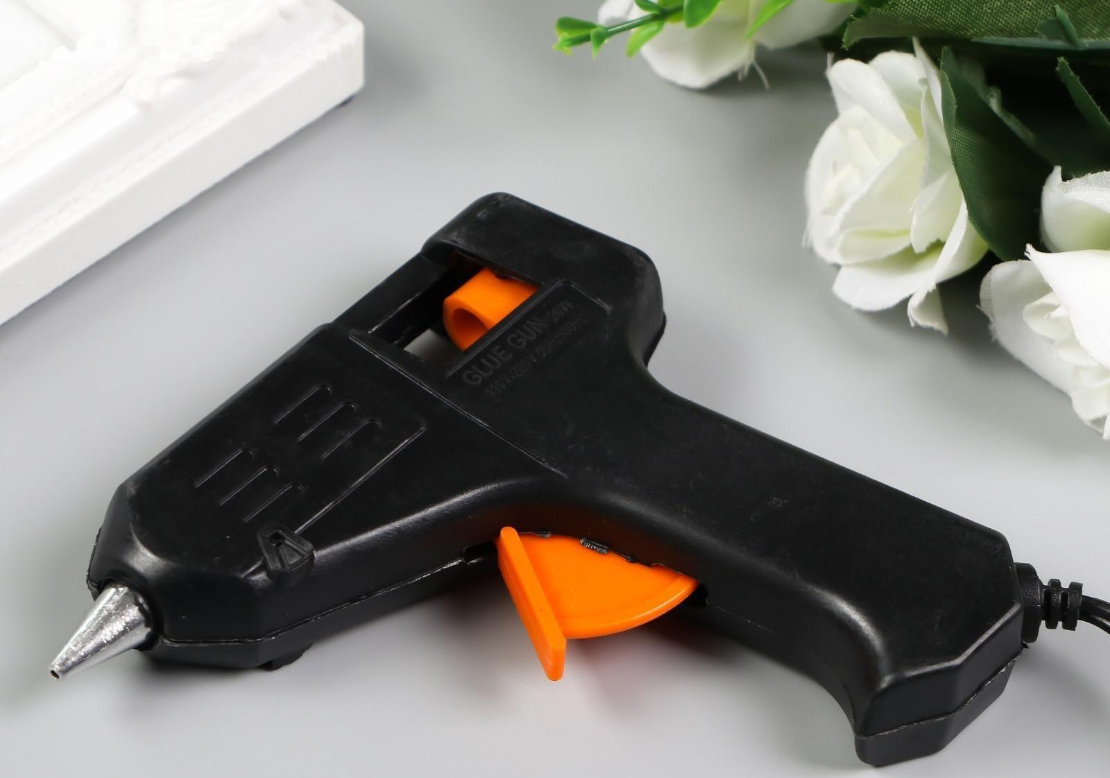 Клеевой пистолет 12х10,5 см питание: сетевой, диаметр стержня - 7 мм