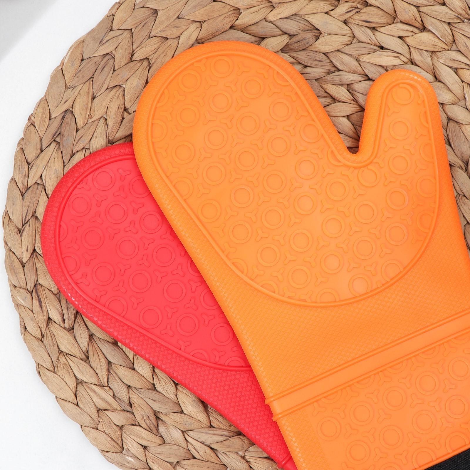 Рукавица силиконовая для горячего с манжетой Доляна «Профи», 36×18,5 см, цвет МИКС