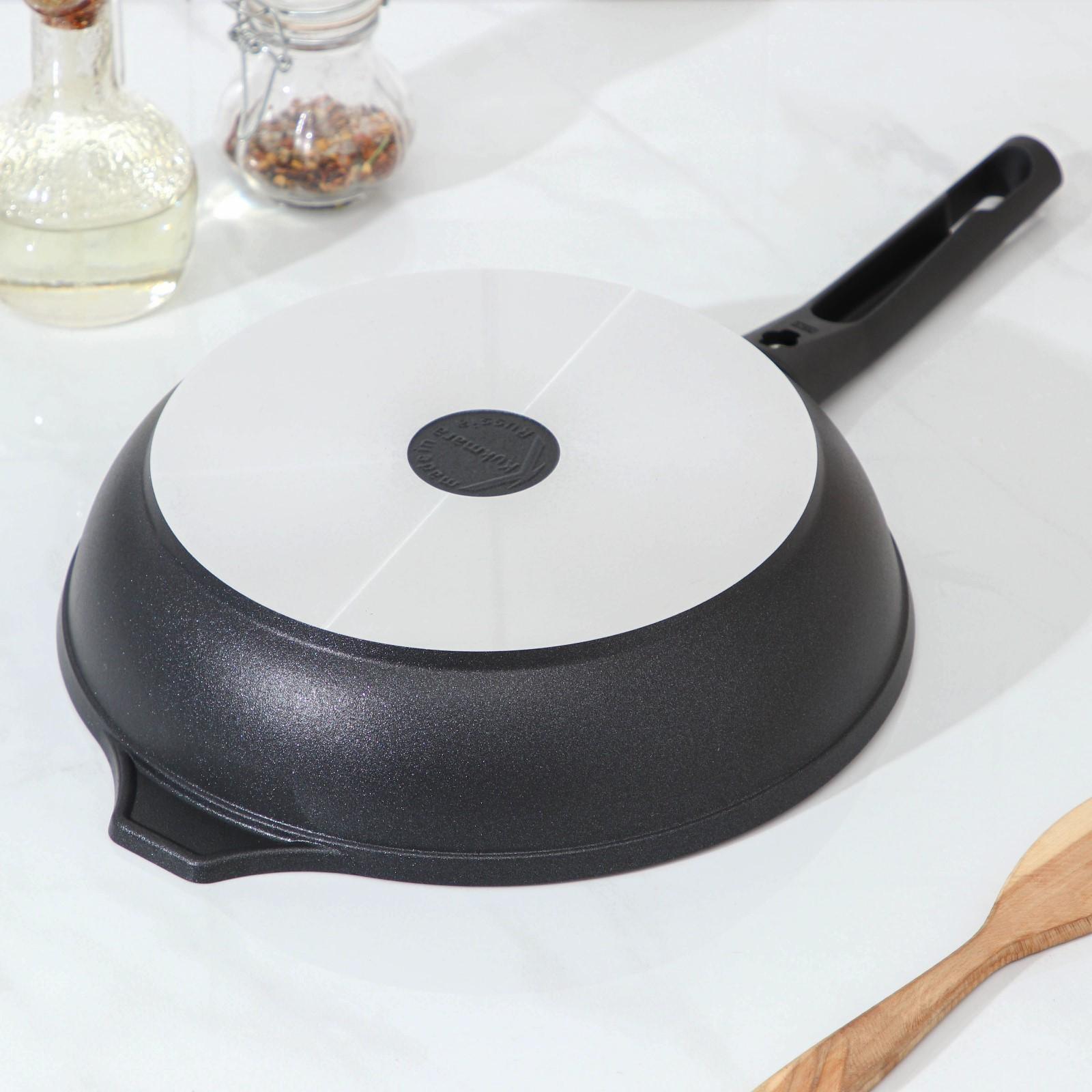 Сковорода «Традиция», d=24 см, стеклянная крышка, съёмная ручка, антипригарное покрытие, цвет чёрный