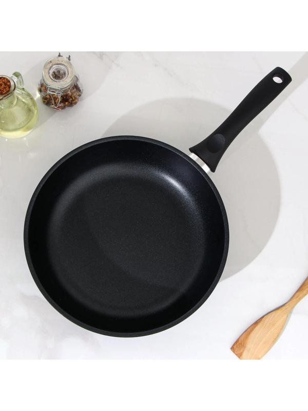 Сковорода «Традиция», d=26 см, пластиковая ручка, антипригарное покрытие, цвет чёрный