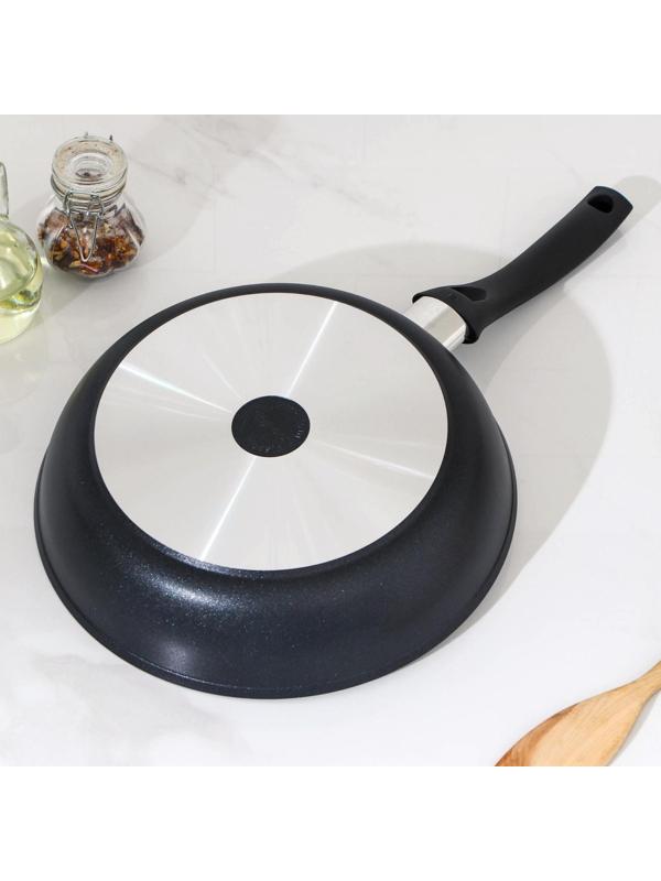 Сковорода «Традиция», d=26 см, пластиковая ручка, антипригарное покрытие, цвет чёрный