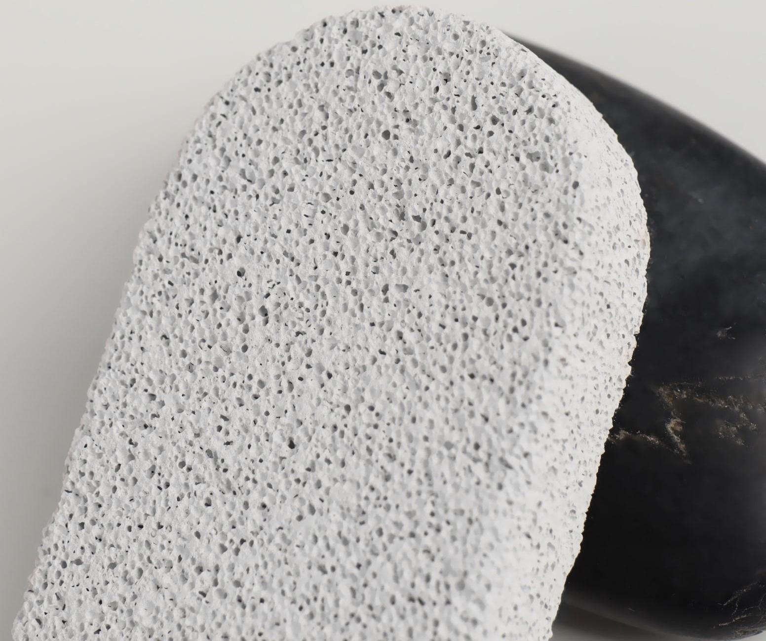 Пемза для педикюра, с подвесом, 9 × 4,5 см, цвет белый