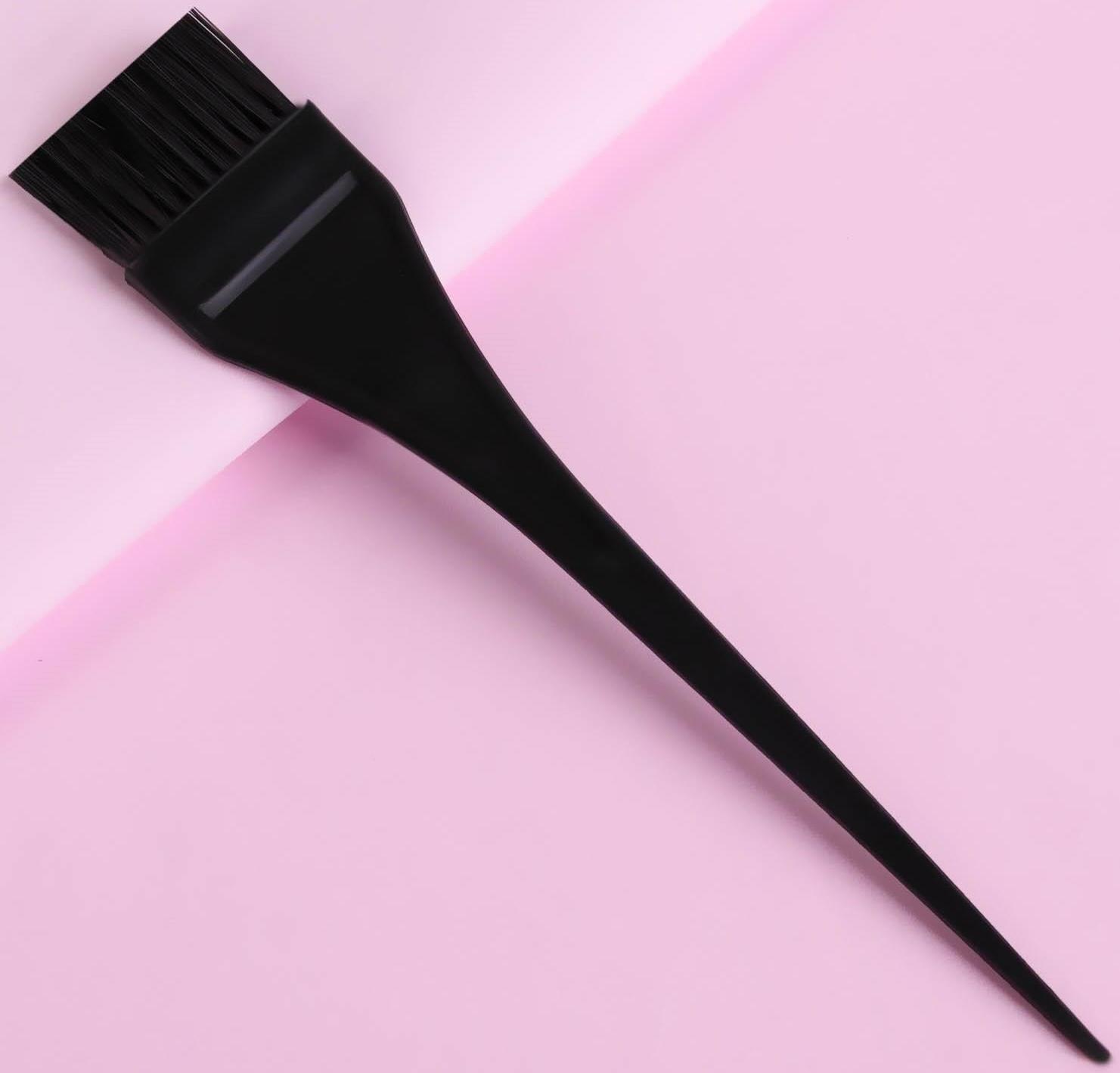 Кисть для окрашивания волос, 20,5 х 3,5 см, цвет чёрный