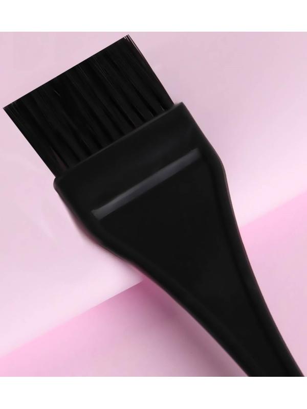 Кисть для окрашивания волос, 20,5 х 3,5 см, цвет чёрный