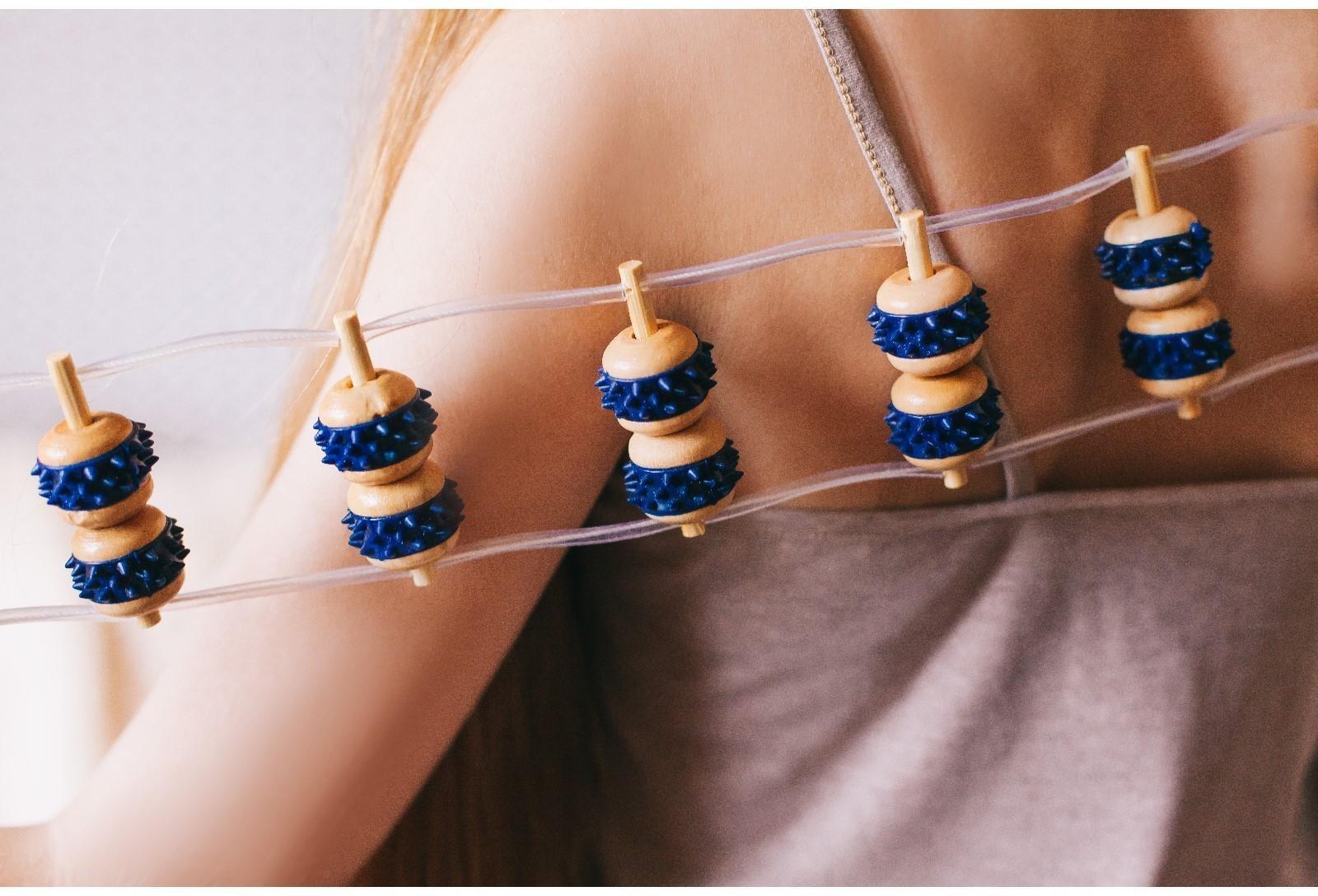 Массажёр-лента для спины, 9 звеньев, деревянный, с шипами, 84 × 7,5 × 3 см