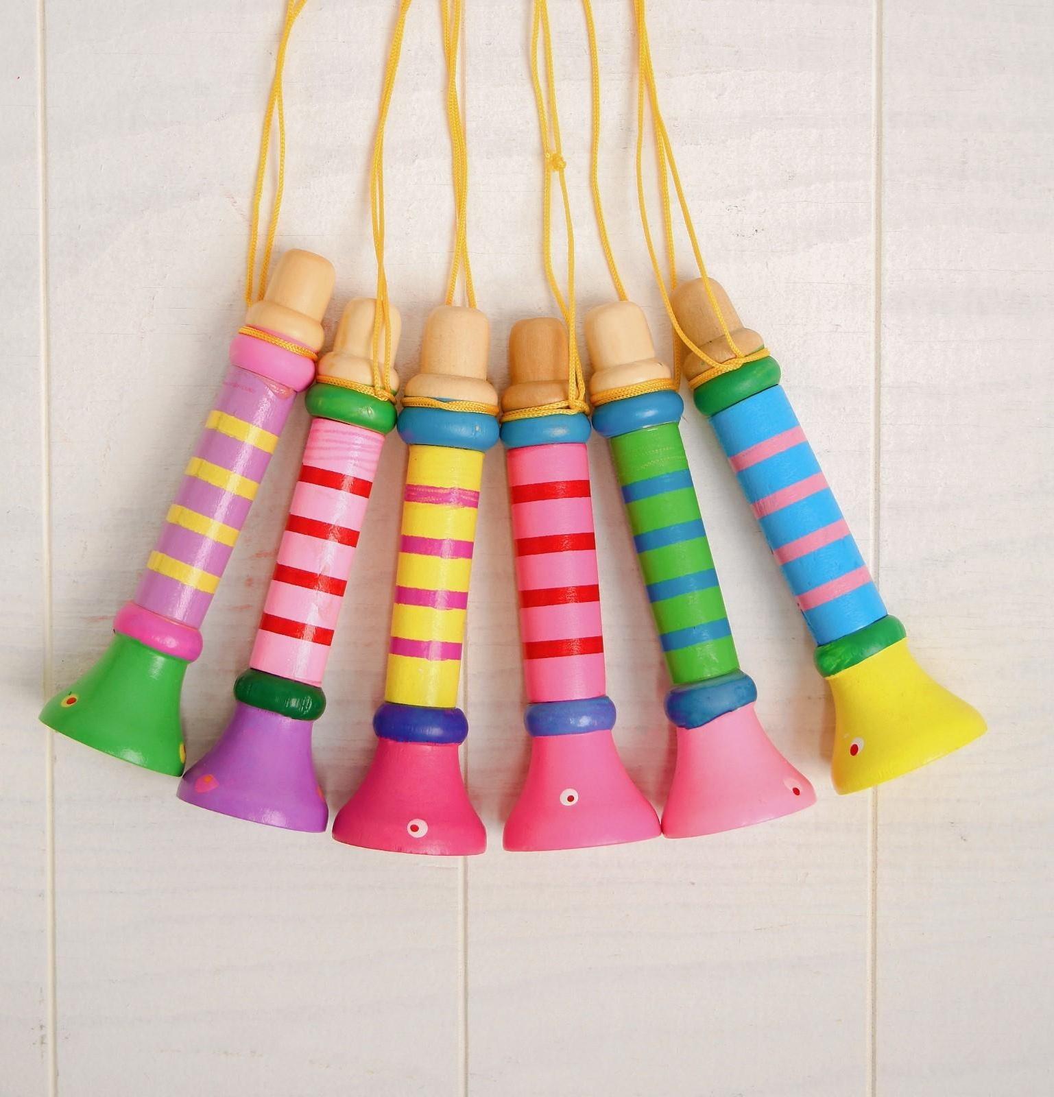 Музыкальная игрушка «Дудочка на веревочке», высокая, цвета МИКС