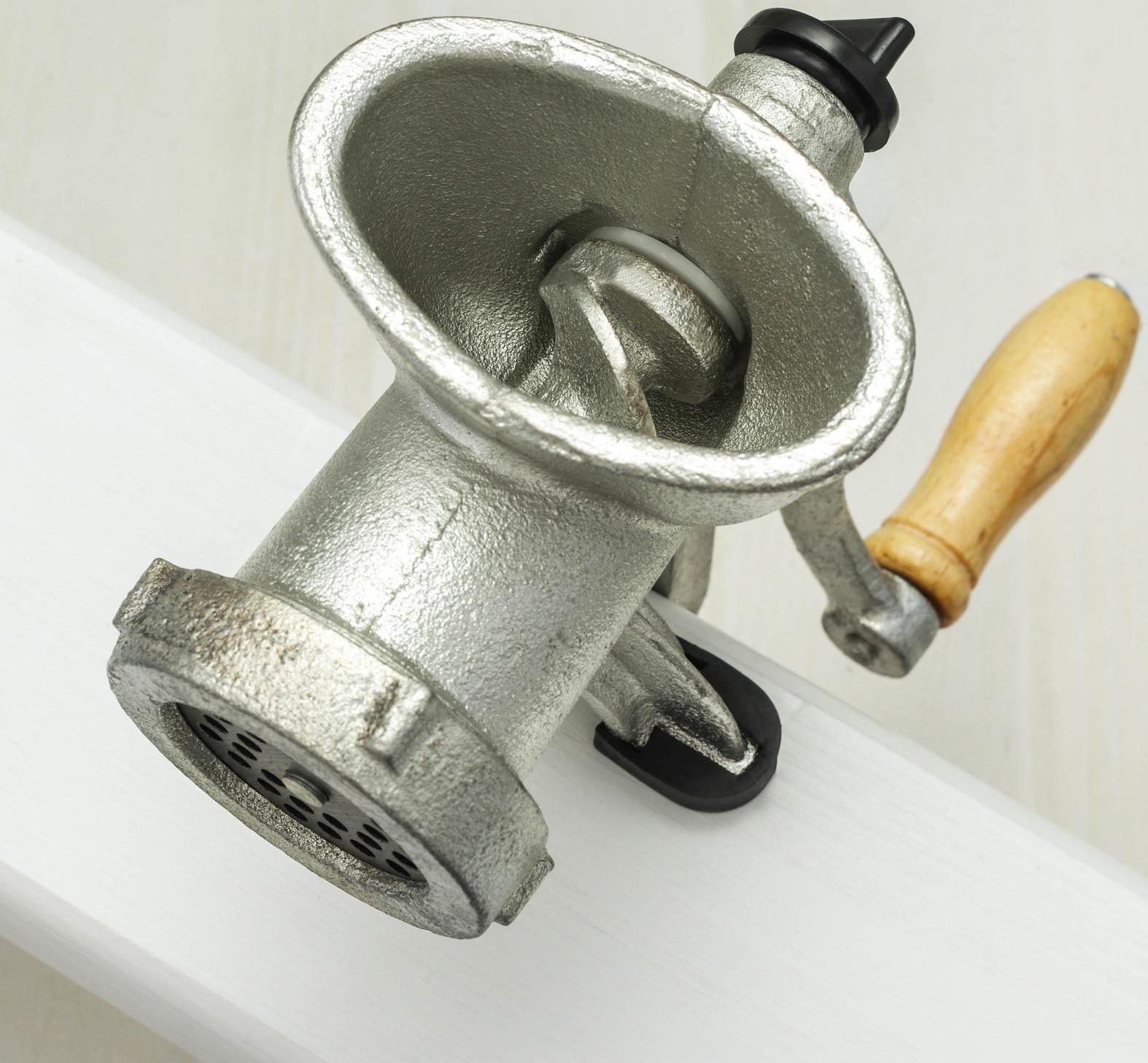 Мясорубка ручная «Уралочка», чугунная