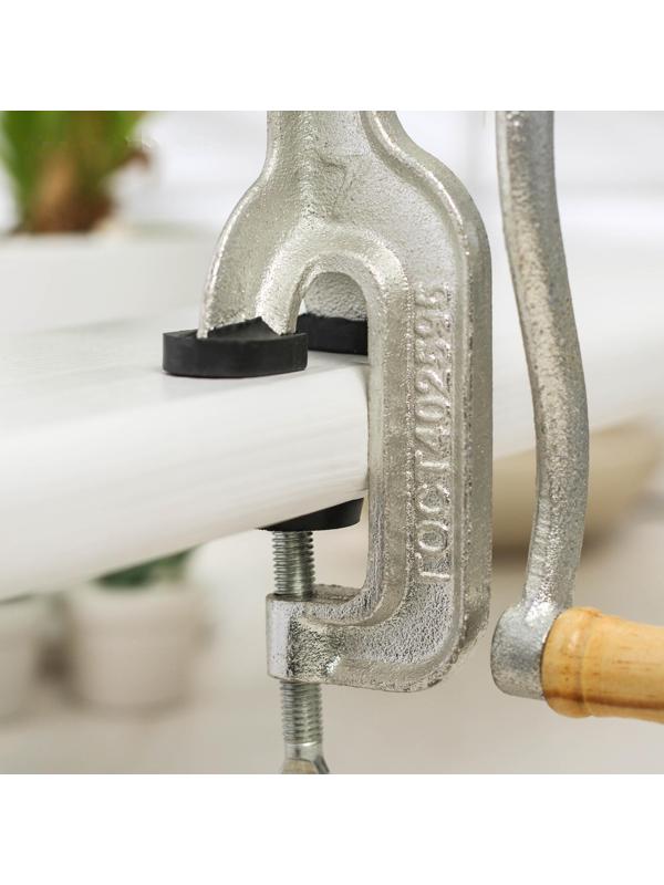 Мясорубка ручная «Уралочка», чугунная