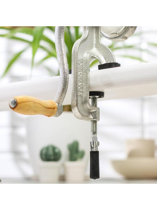 Мясорубка ручная «Уралочка», чугунная