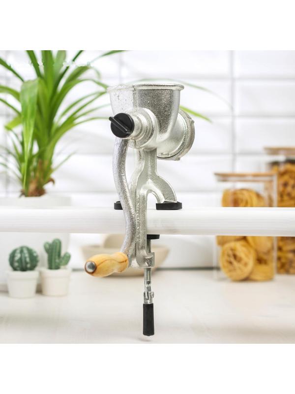 Мясорубка ручная «Уралочка», чугунная