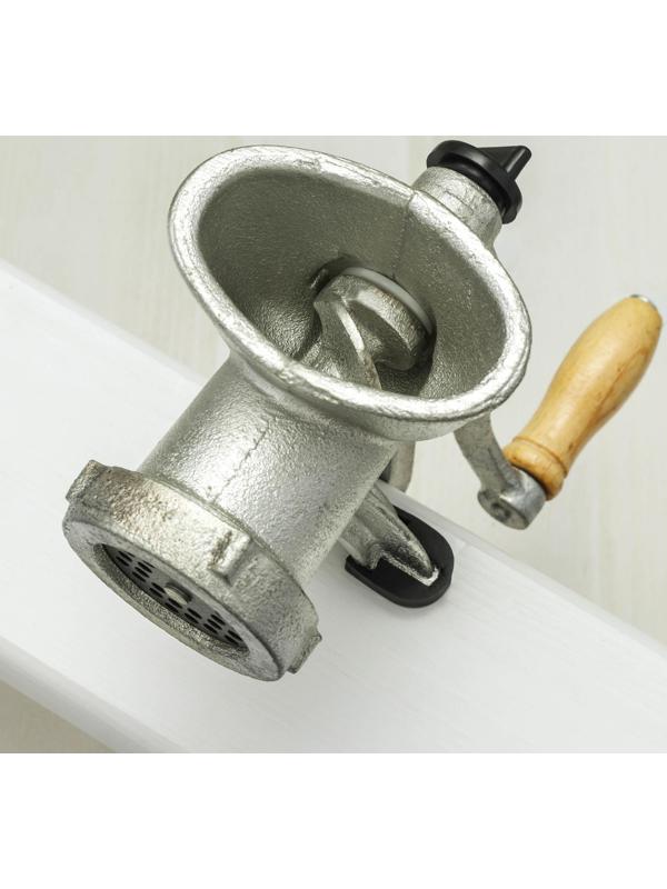 Мясорубка ручная «Уралочка», чугунная