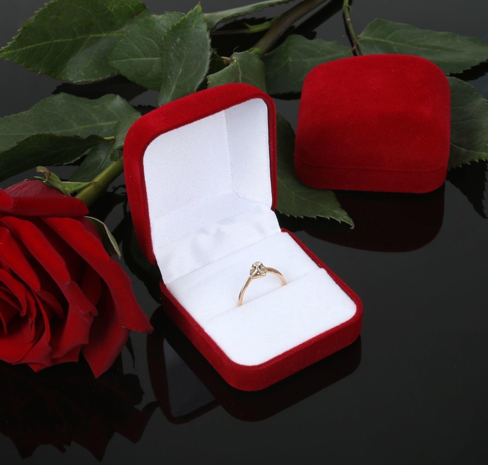 Футляр бархатный под кольцо 