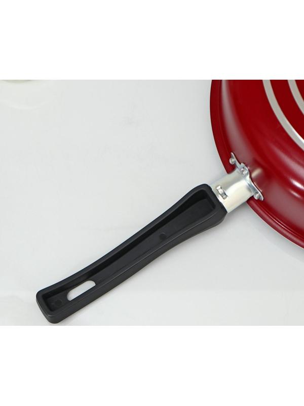 Сотейник «Эксперт», 3,5 л, d=26 см, пластиковая ручка, стеклянная крышка, антипригарное покрытие, цвет бордовый