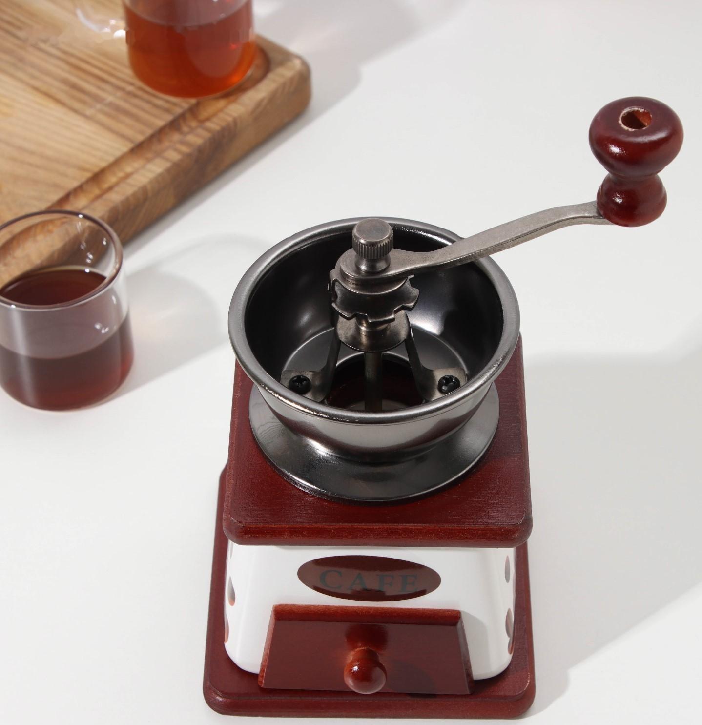 Кофемолка с ручкой «Кофейные зёрна», 10×10×18 см