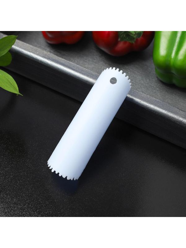 Трубка для чистки чеснока Доляна «Тирик», 12×3,5 см, цвет голубой