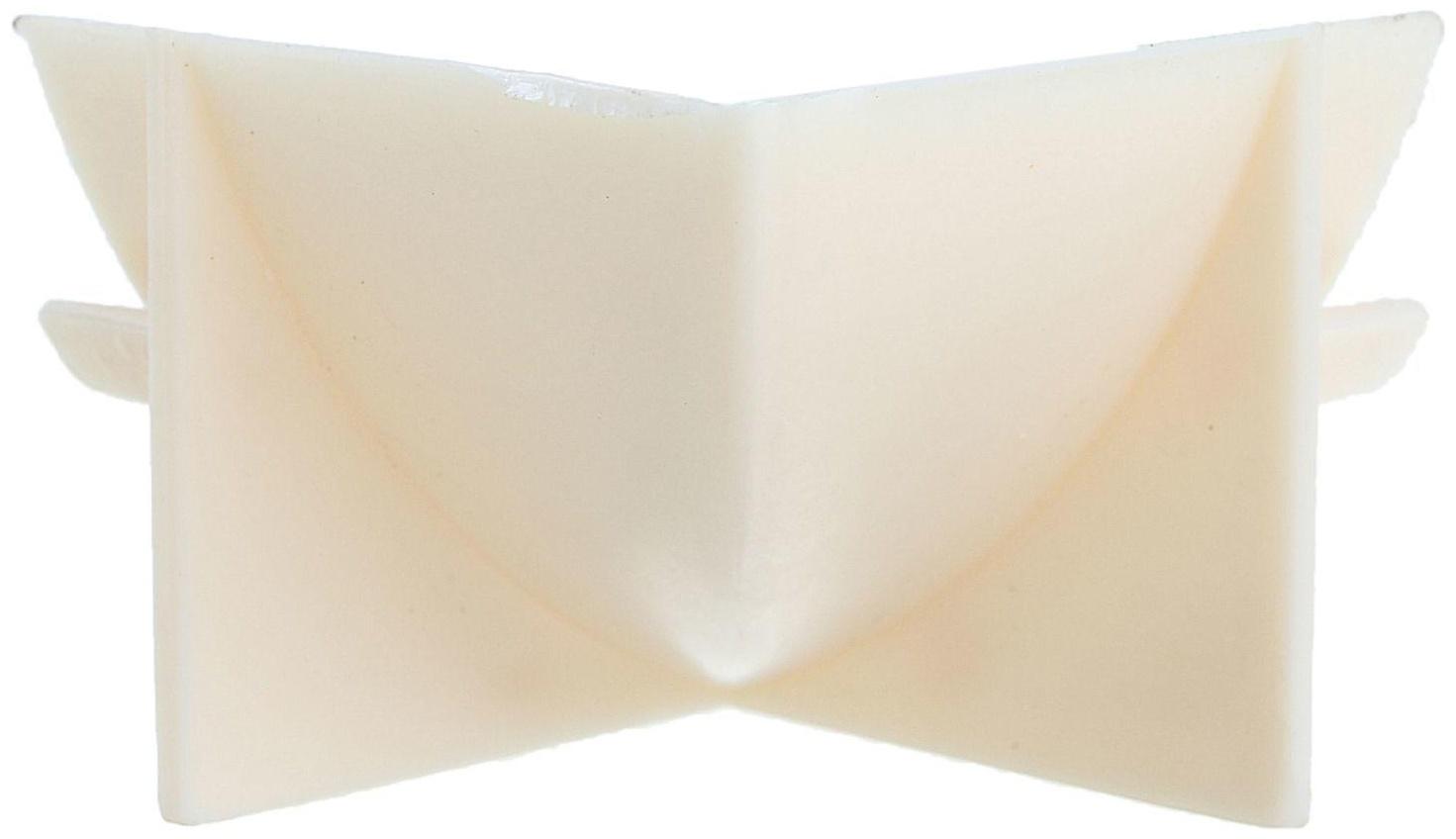 Внутренний угол к плинтусу для столешницы 