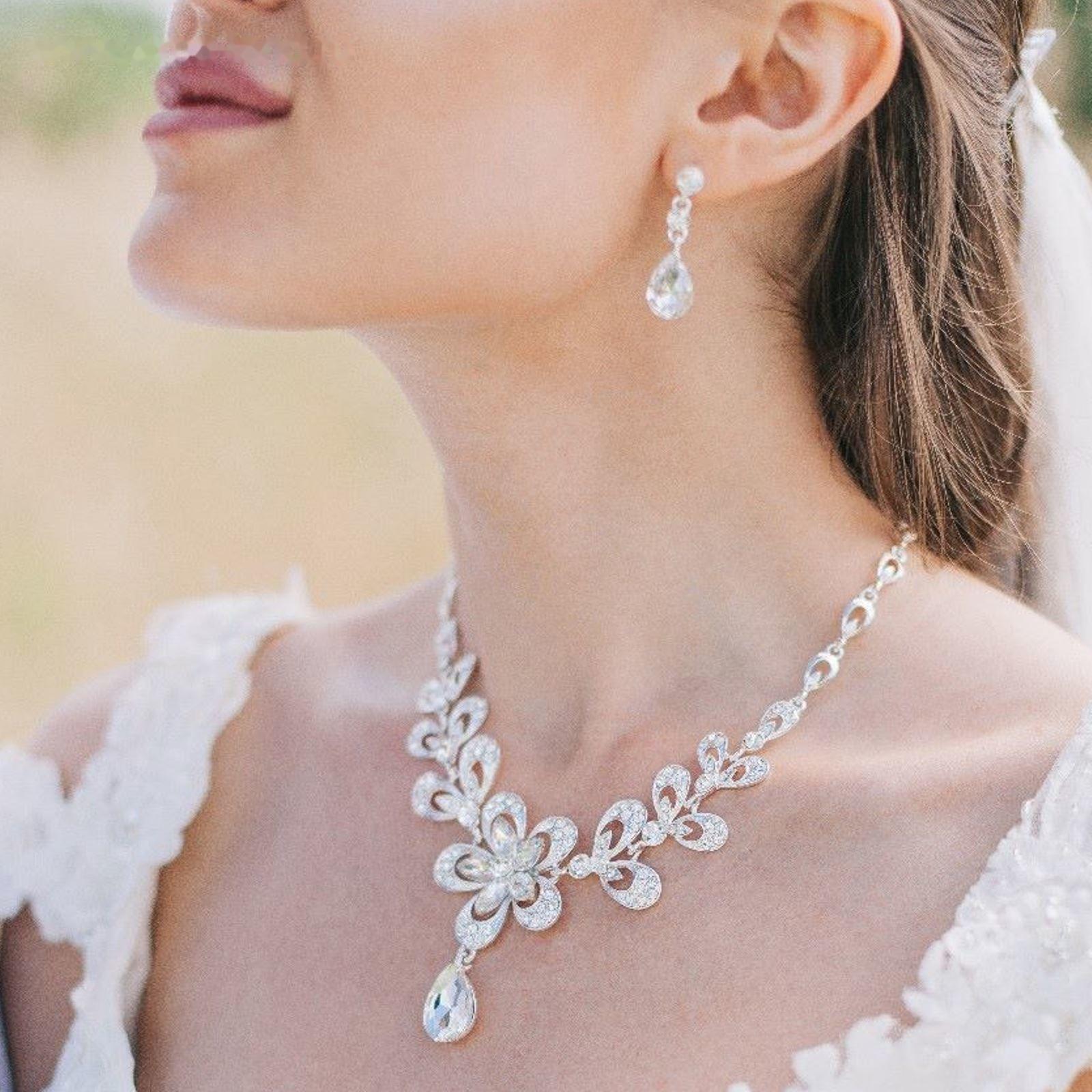 Набор 2 предмета: серьги, колье 