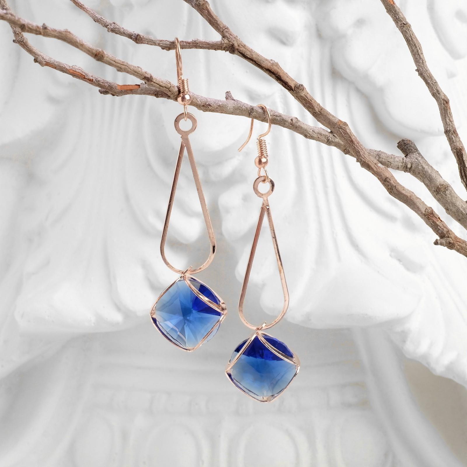 Серьги висячие со стразами 