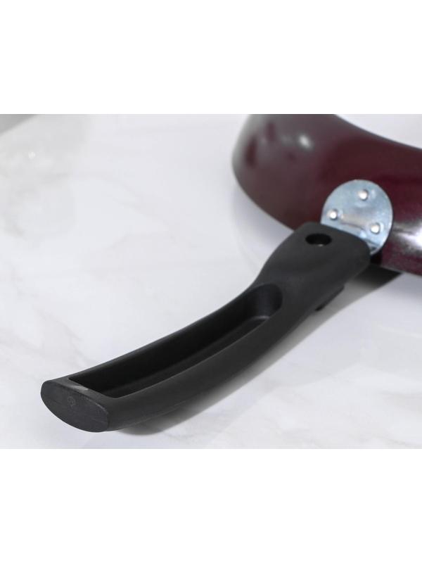 Сковорода «Хозяюшка», d=24 см, съёмная ручка, стеклянная крышка, антипригарное покрытие, цвет бордовый