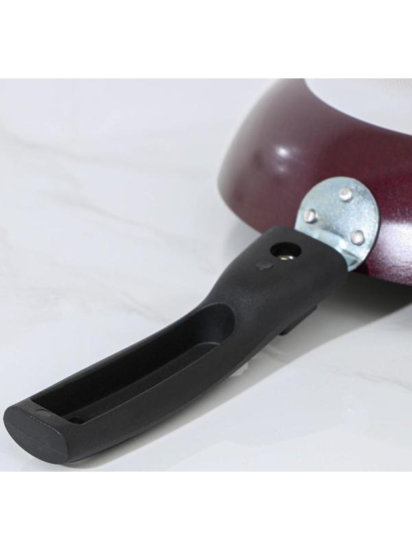 Сковорода «Хозяюшка», d=20 см, съёмная ручка, стеклянная крышка, антипригарное покрытие, цвет бордовый