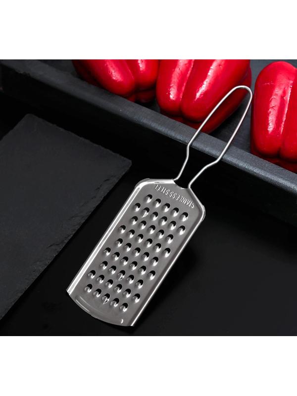 Тёрка с ручкой Доляна «Помощник», 21×5,5 см, средняя, цвет серебряный