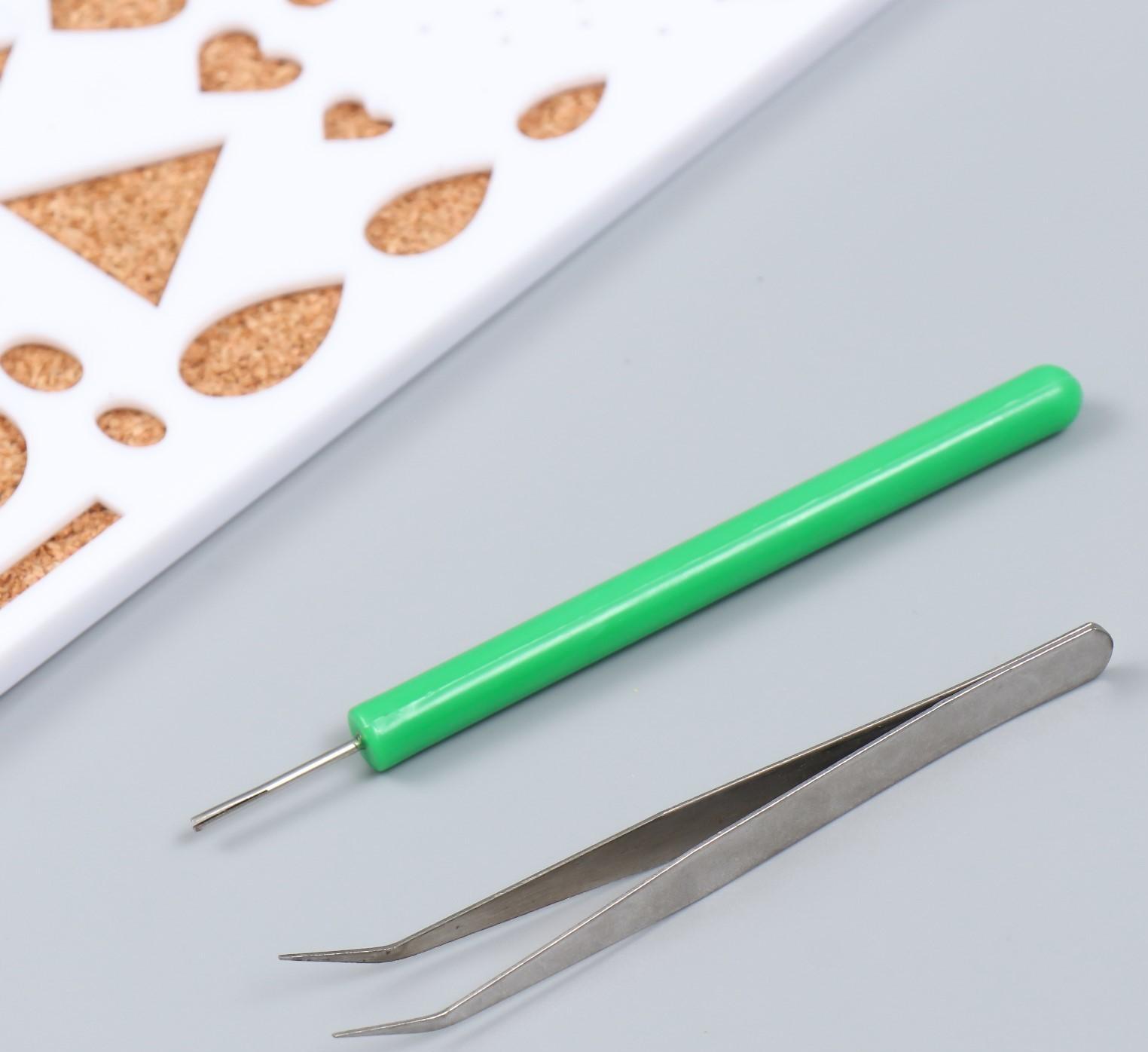 Набор инструментов для квиллинга(170 пол.0,5см, клей,иголки,линейка,пинцет,ин.д/кв.) 21х30см