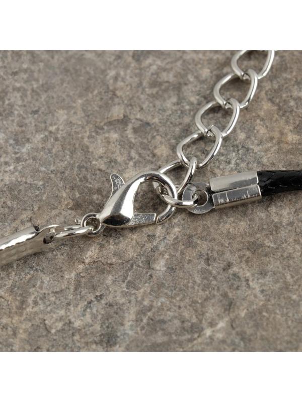 Кулон на шнурке 