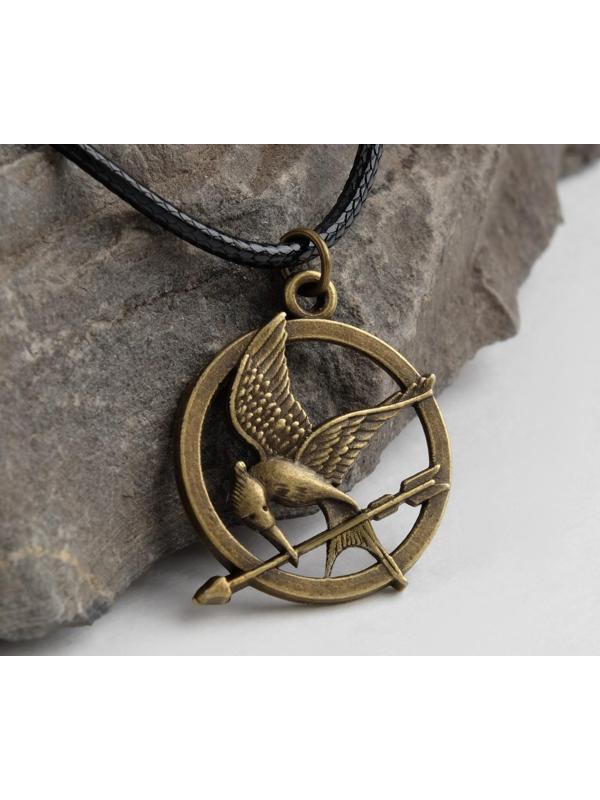 Кулон на шнурке 