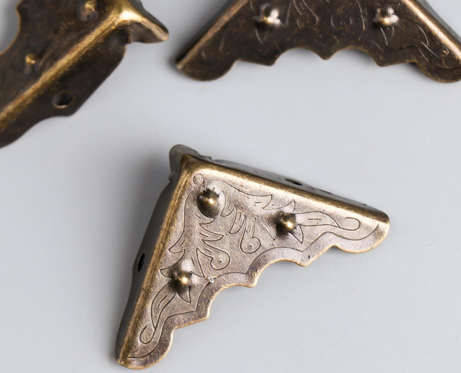 Уголок металл 