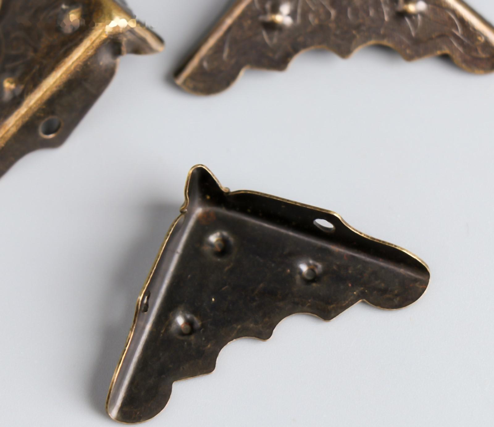 Уголок металл 