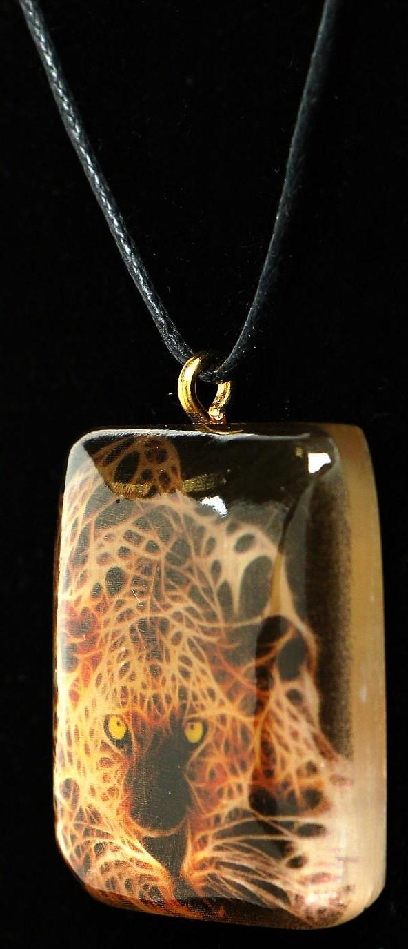 Кулон «Леопард», селенит