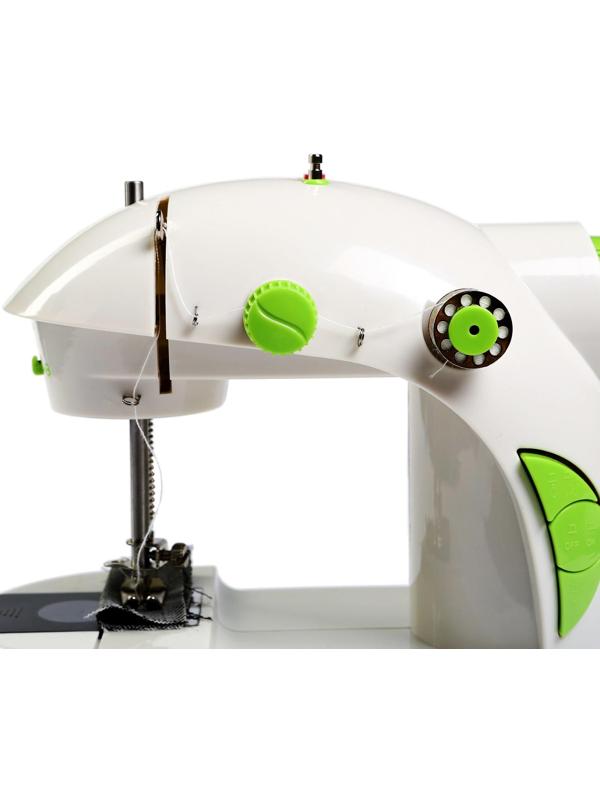 Швейная машинка FIRST FA-5700, 1 операция, полуавтомат, от батареек/сети, бело-зелёная