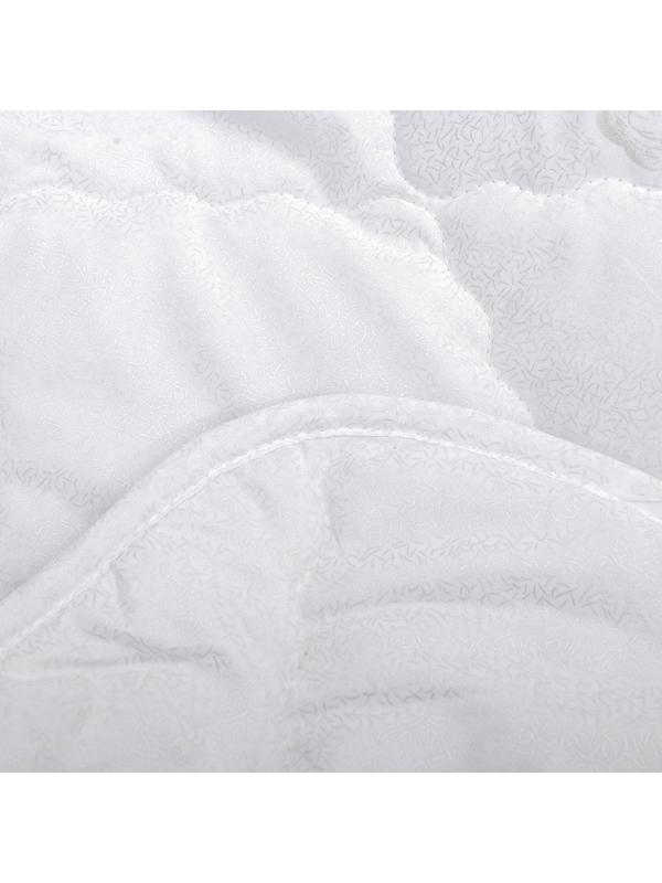 Одеяло стандартное 172х205 см, иск. лебяжий пух, ткань глосс-сатин, п/э 100%